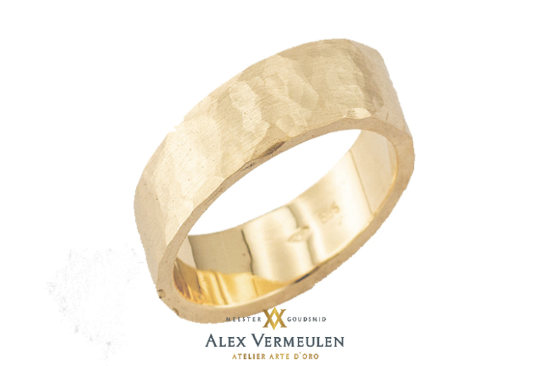 gouden-ring-hamerslag---edelsmid-nijmegen