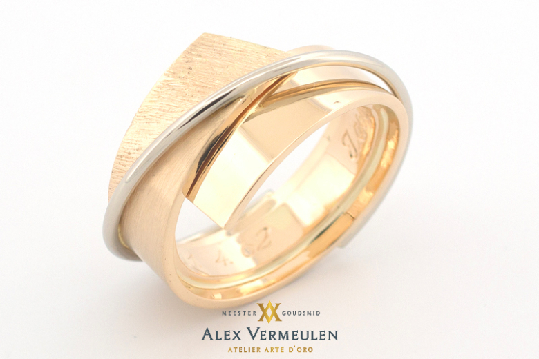 gedenkring-met-orginele-gravure---alex-vermeulen---meestergoudsmid-nijmegen