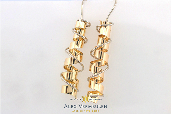 gouden-oorhangers-wikkel---alex-vermeulen-meestergoudsmid