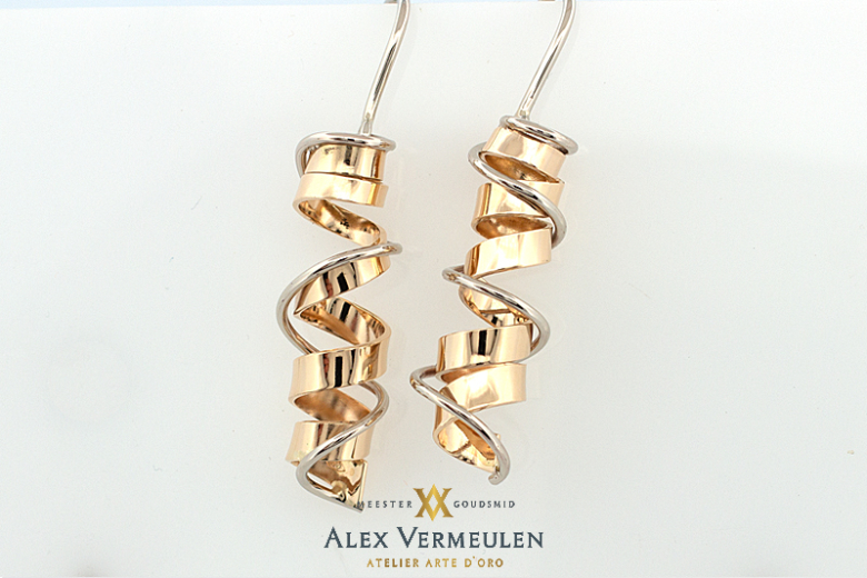 wikkel-14-krt-goudenoorhangers---alex-vermeulen-meestergoudsmid